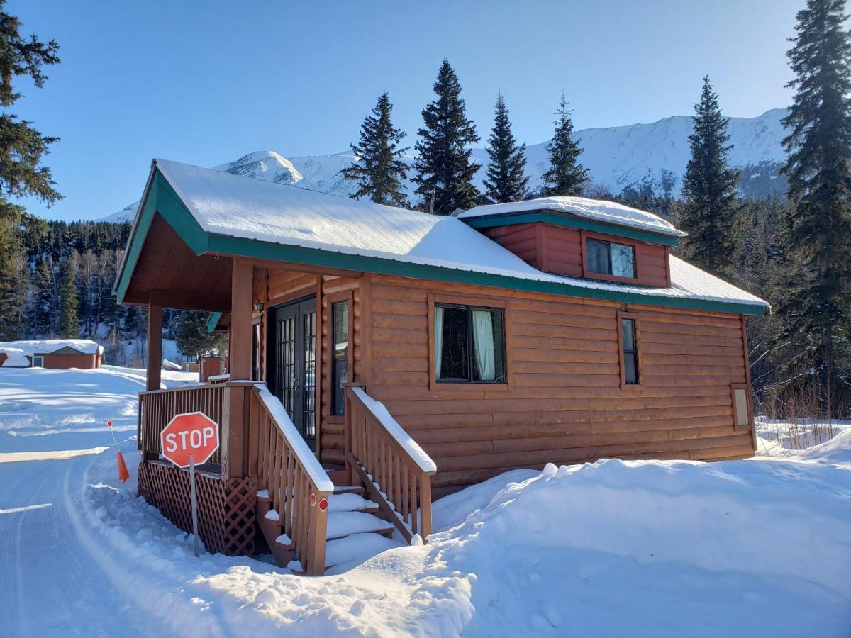 Gwin'S Lodge & Roadhouse Cooper Landing Exterior photo